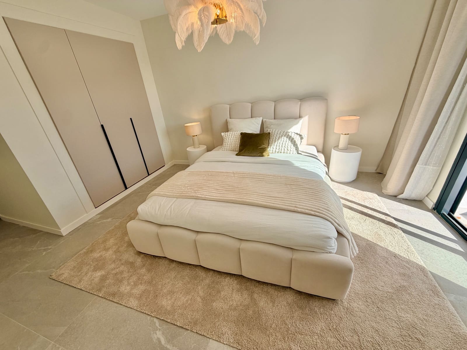 3 bedroom Apartment for sale in La Quinta with pool garage - € 899,000 (Ref: 9655699)