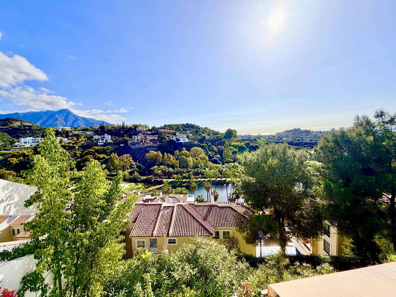 3 bedroom Apartment for sale in La Quinta with pool garage - € 899,000 (Ref: 9655699)