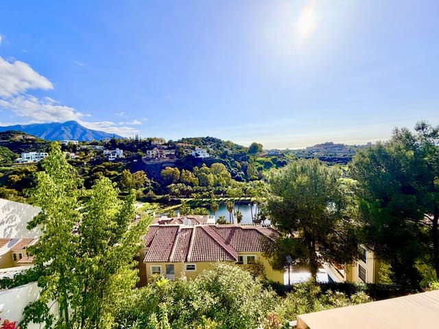 3 chambre Appartement à vendre à La Quinta, Benahavís avec piscine garage - 899 000 € (Ref: 9655699)