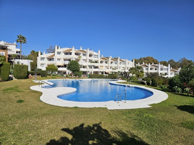 2 bedroom Apartment for sale in Calahonda, Mijas with pool - € 435,000 (Ref: 9665958)