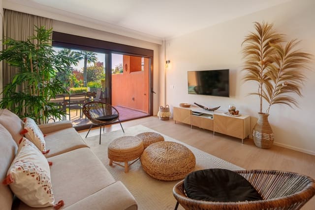 Apartamento de 2 habitaciones en Buenas Noches, Estepona en venta con piscina garaje - 449.000 € (Ref: 9670013)