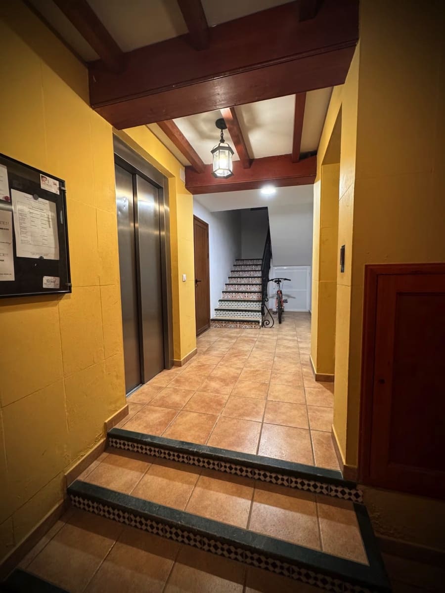 2 bedroom Apartment for sale in La Duquesa / Puerto de la Duquesa - € 355,000 (Ref: 9673842)