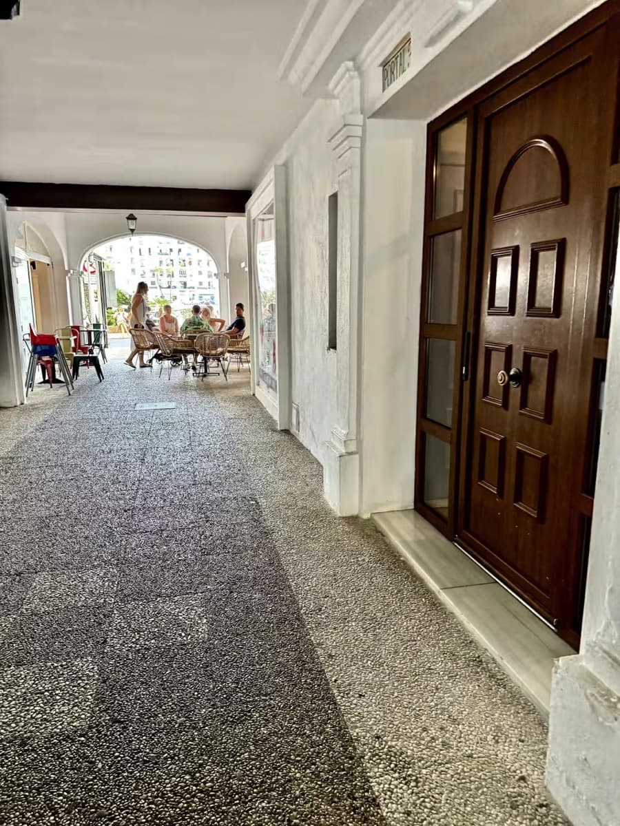 2 bedroom Apartment for sale in La Duquesa / Puerto de la Duquesa - € 355,000 (Ref: 9673842)