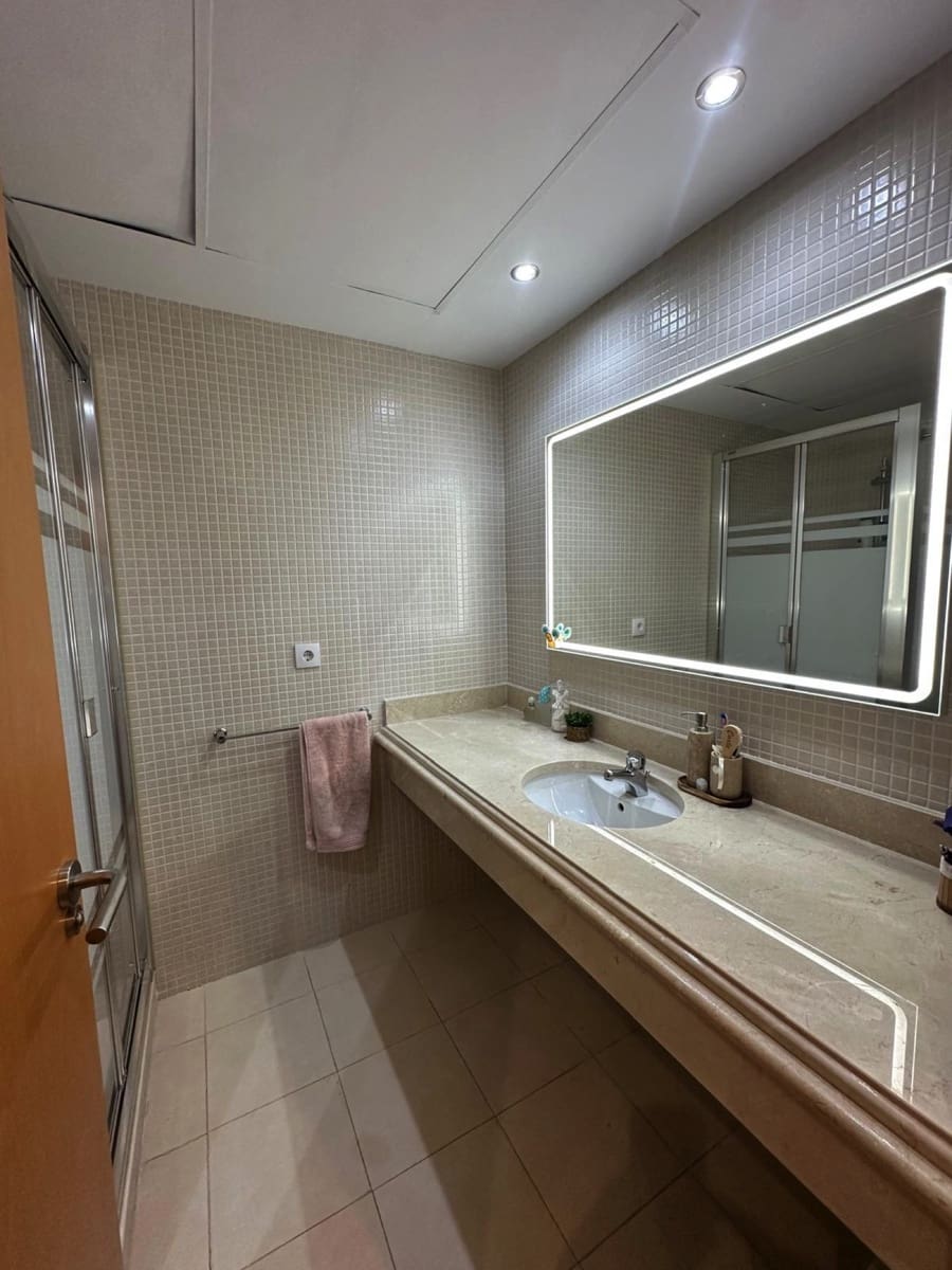 Ático de 2 habitaciones en Estepona en venta con piscina garaje - 370.000 € (Ref: 9673843)