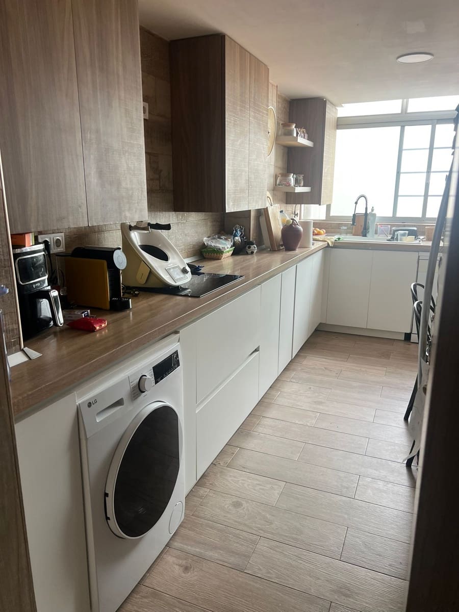 4 Zimmer Apartment zu verkaufen in Estepona mit Garage - 290.000 € (Ref: 9676803)