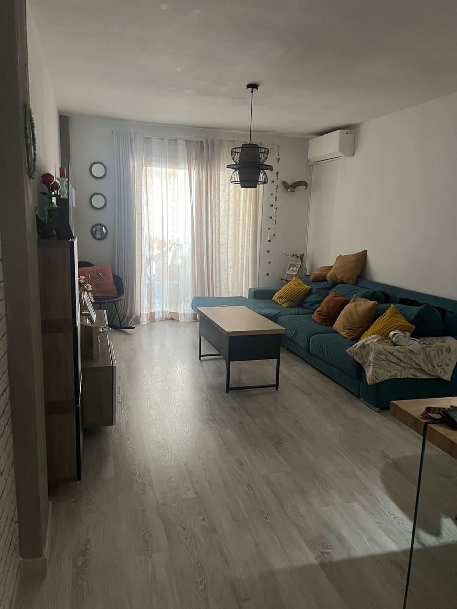 4 Zimmer Apartment zu verkaufen in Estepona mit Garage - 290.000 € (Ref: 9676803)