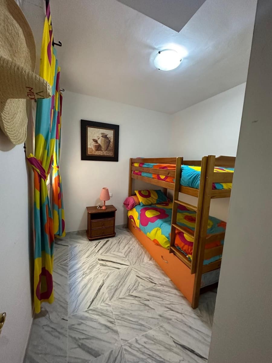 3 sypialnia Apartament na sprzedaż w Marbella z basenem garażem - 555 000 € (Ref: 9676804)