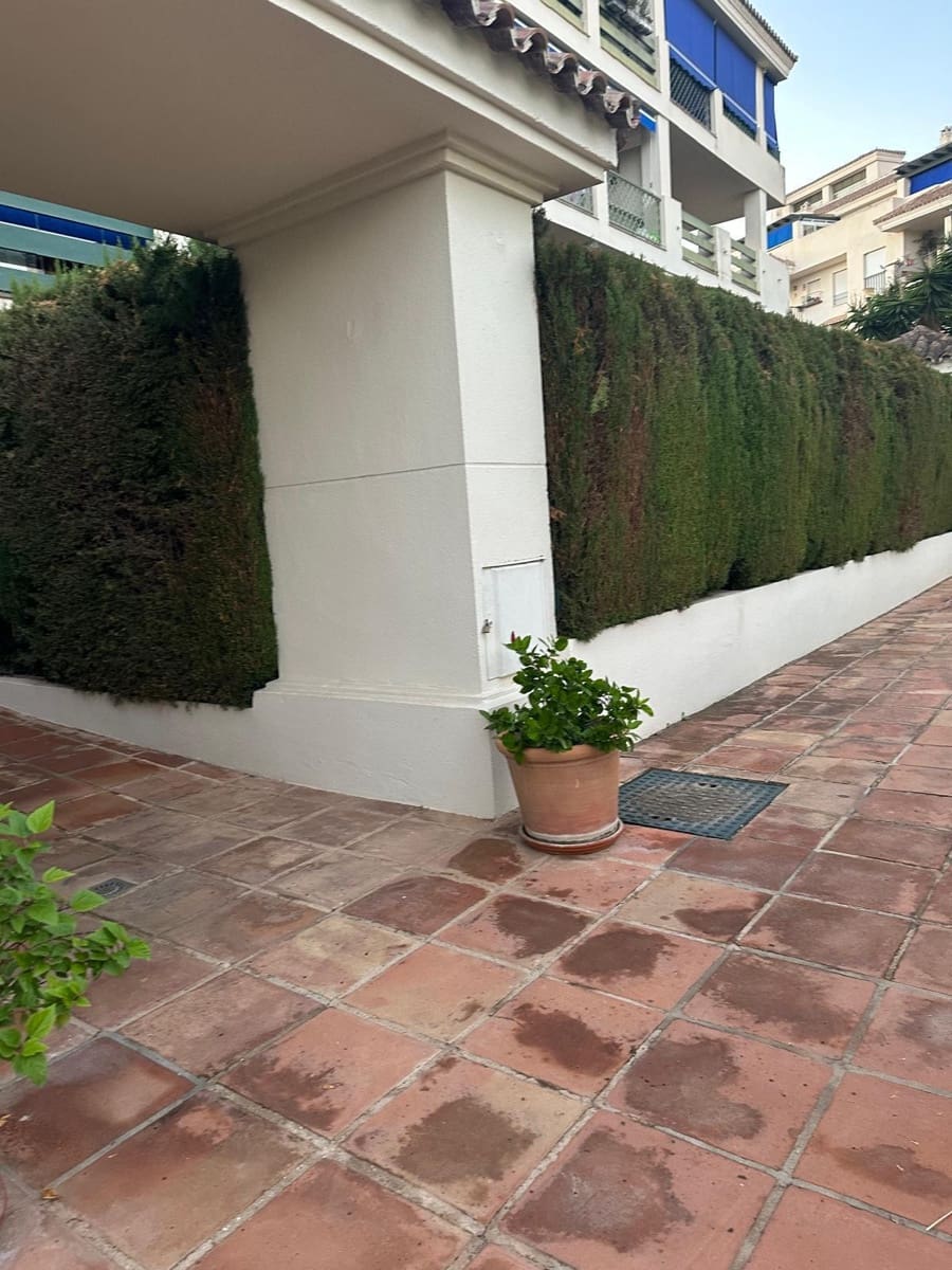 3 sypialnia Apartament na sprzedaż w Marbella z basenem garażem - 555 000 € (Ref: 9676804)