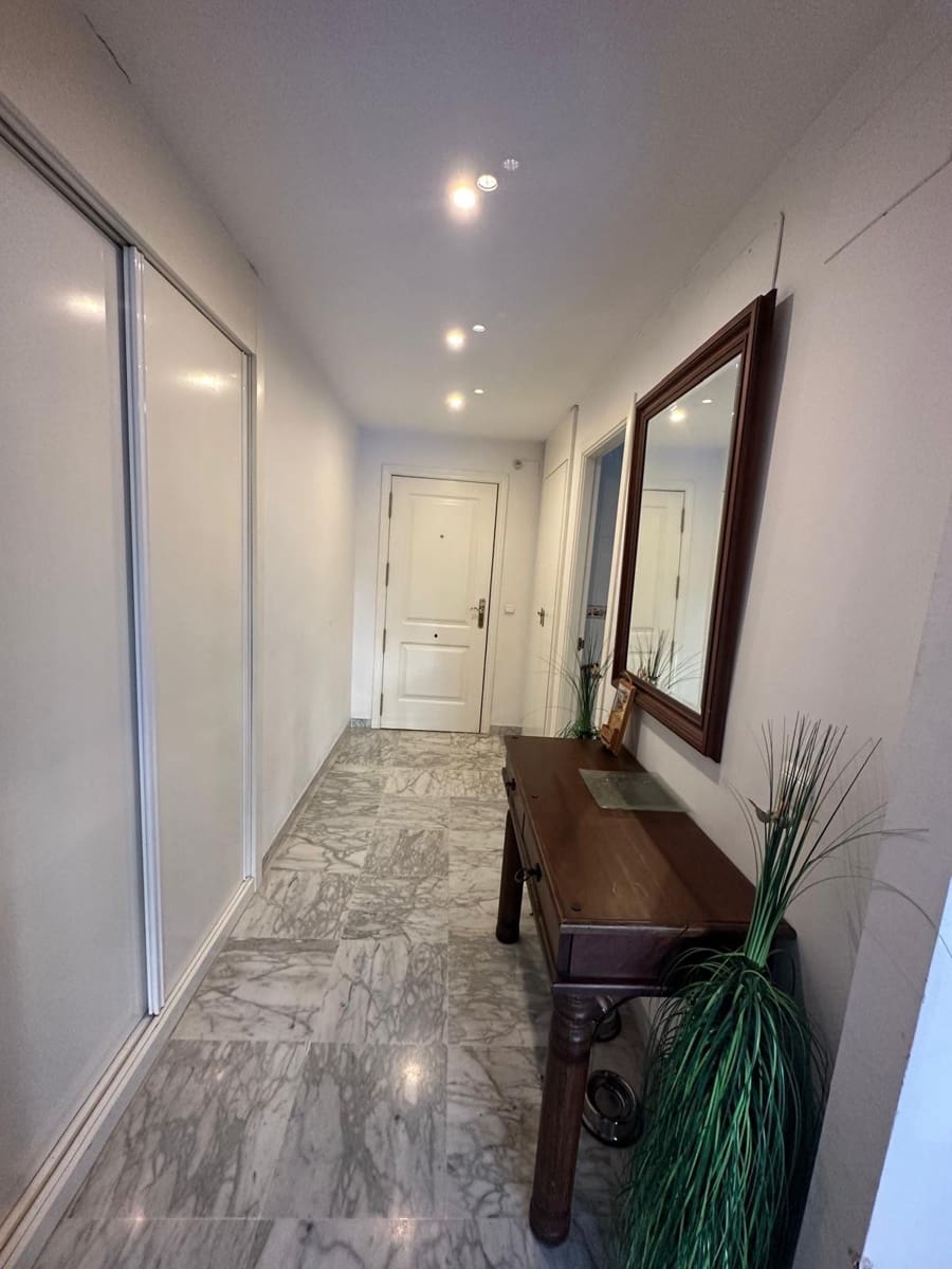 3 sypialnia Apartament na sprzedaż w Marbella z basenem garażem - 555 000 € (Ref: 9676804)