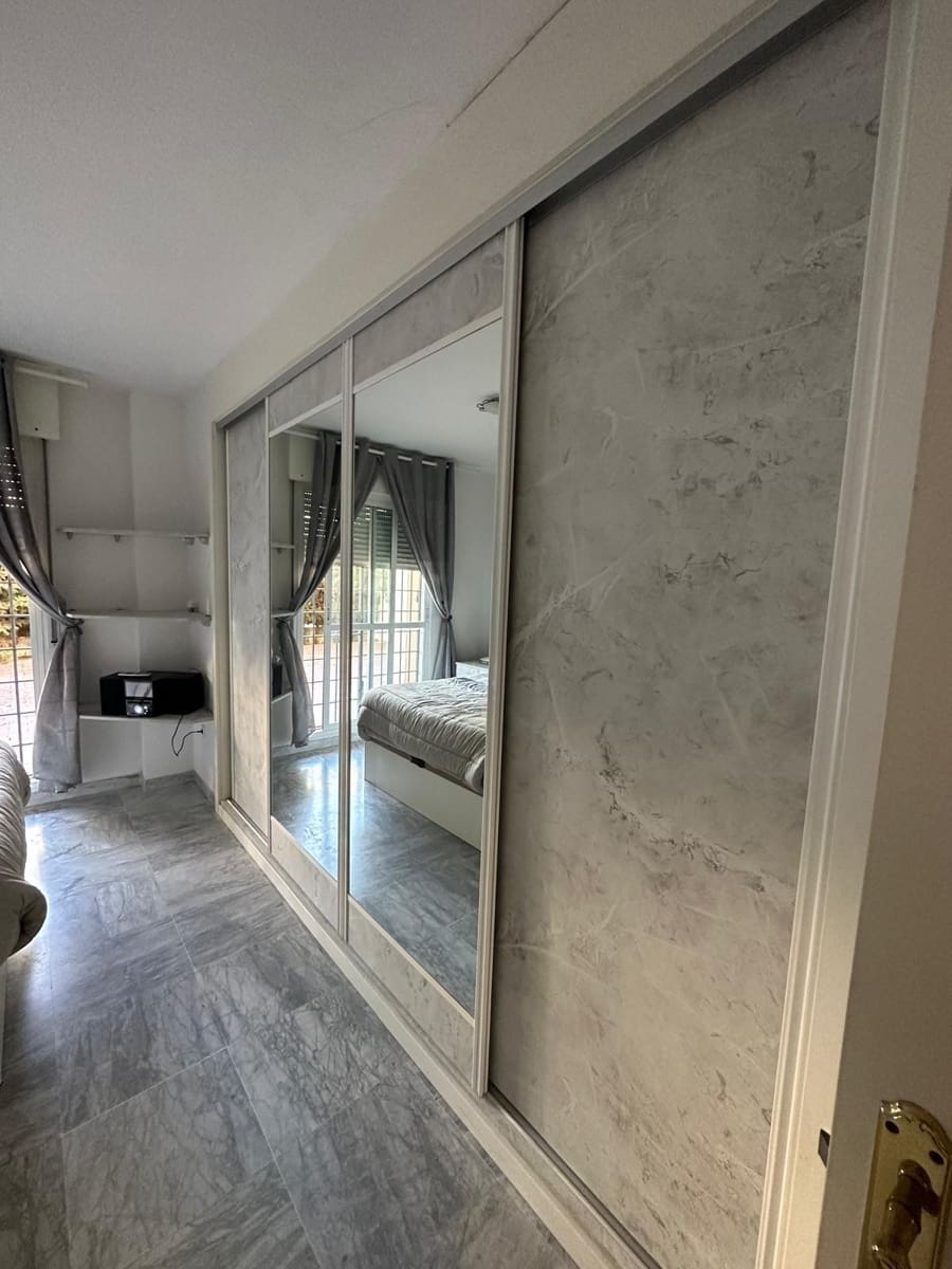 3 sypialnia Apartament na sprzedaż w Marbella z basenem garażem - 555 000 € (Ref: 9676804)