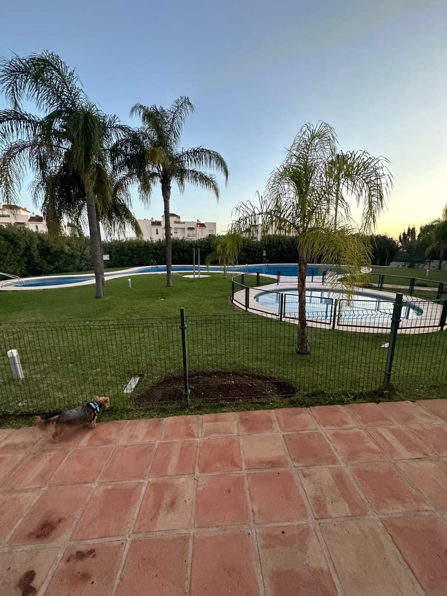 3 sypialnia Apartament na sprzedaż w Marbella z basenem garażem - 555 000 € (Ref: 9676804)