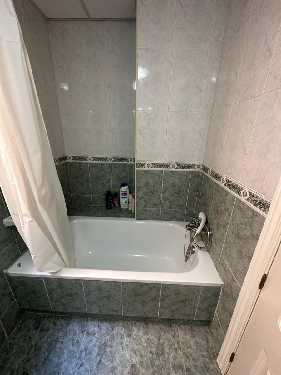 3 sypialnia Apartament na sprzedaż w Marbella z basenem garażem - 555 000 € (Ref: 9676804)