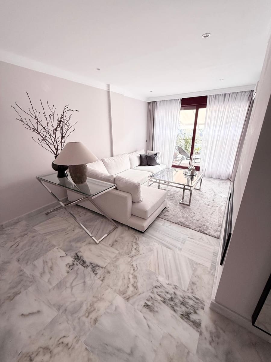 1 sovrum Lägenhet till salu i Benahavis med pool garage - 310 000 € (Ref: 9676806)
