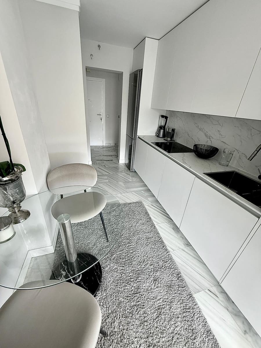 1 sovrum Lägenhet till salu i Benahavis med pool garage - 310 000 € (Ref: 9676806)
