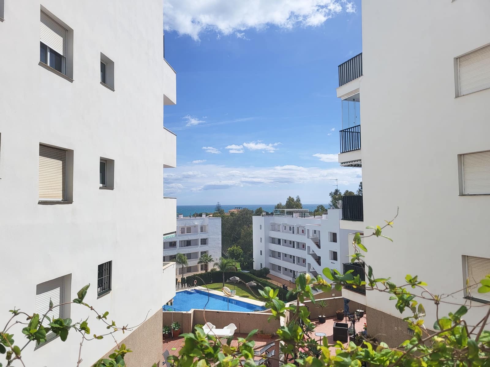 2 soverom Penthouse til salgs i La Cala de Mijas med svømmebasseng garasje - € 315 000 (Ref: 9690057)
