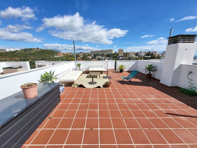 Ático de 2 habitaciones en La Cala de Mijas, Mijas en venta con piscina garaje - 315.000 € (Ref: 9690057)