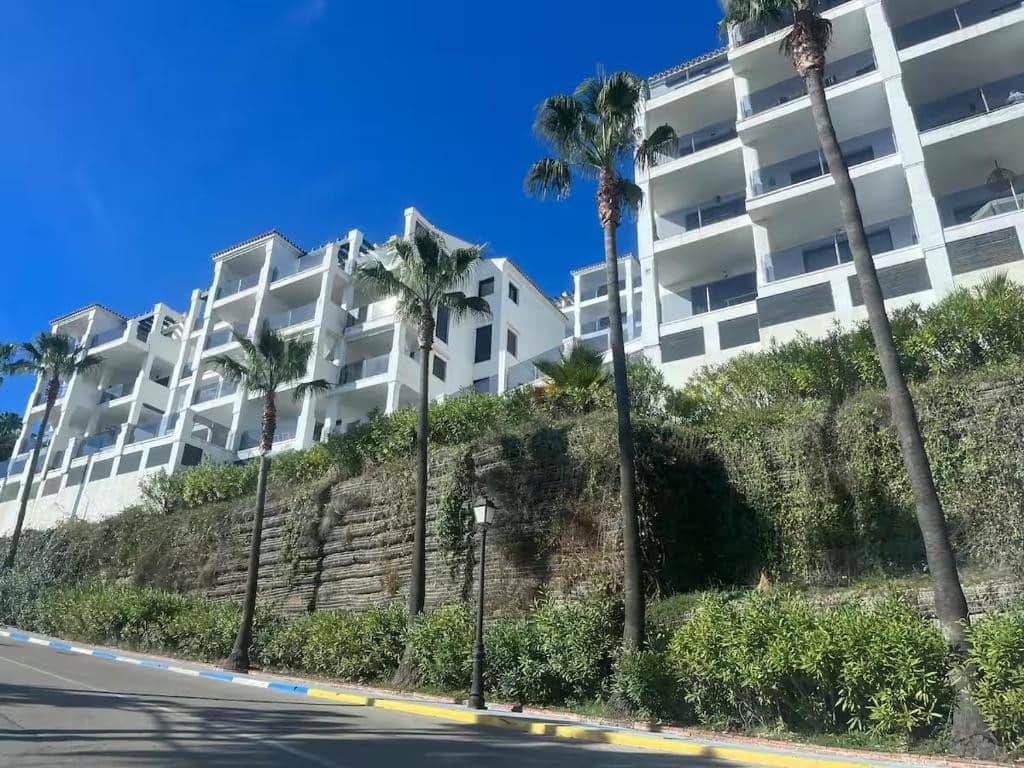 2 soveværelse Lejlighed til salg i Manilva med swimmingpool garage - € 529.000 (Ref: 9690058)