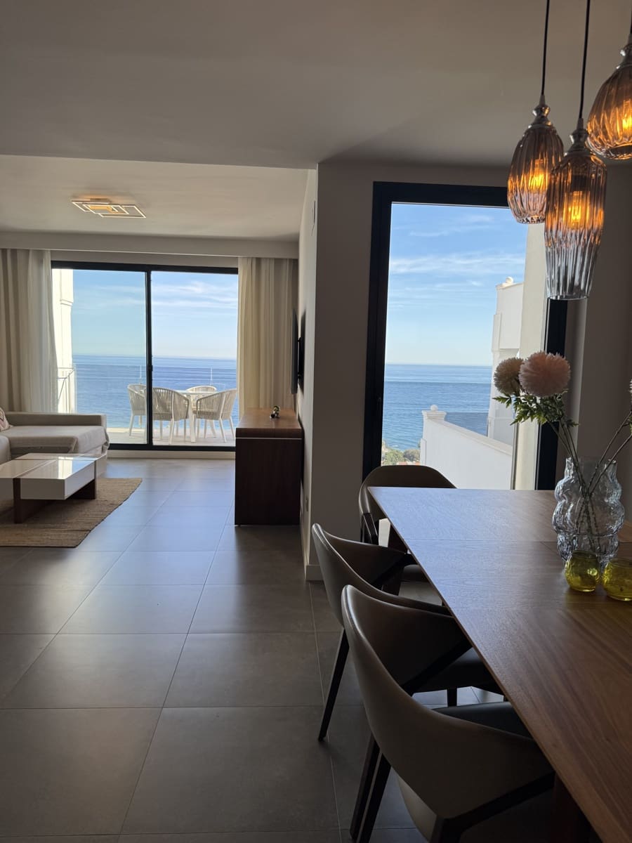 2 soveværelse Lejlighed til salg i Manilva med swimmingpool garage - € 529.000 (Ref: 9690058)