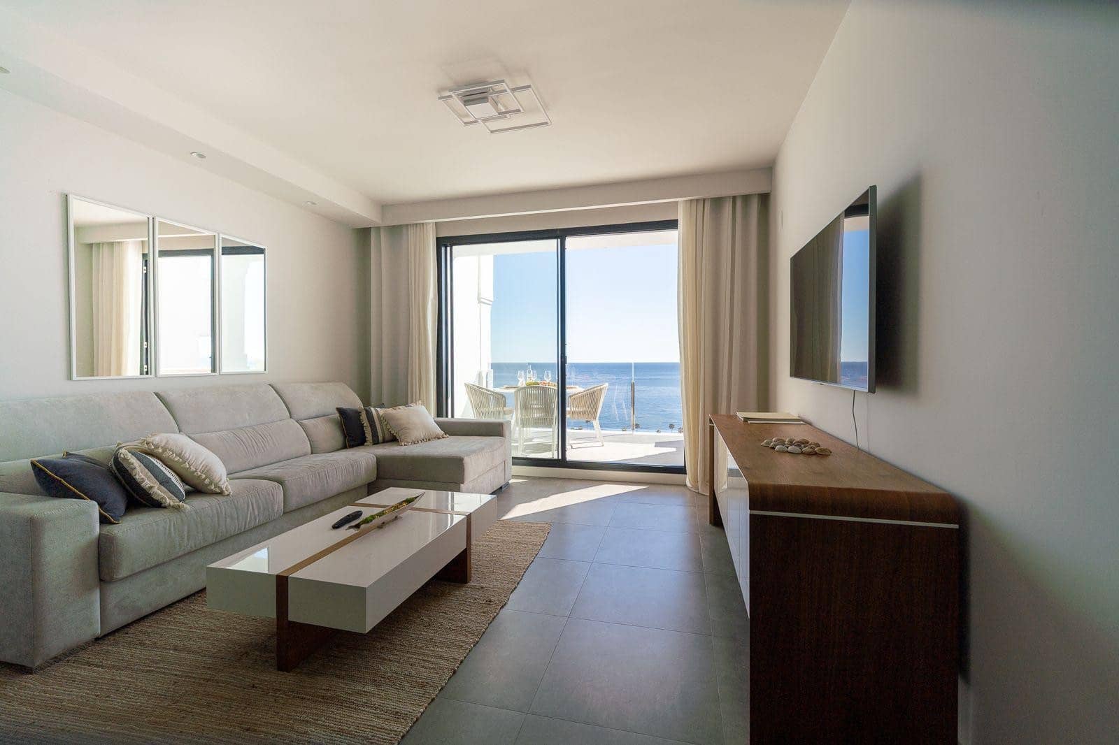 2 soveværelse Lejlighed til salg i Manilva med swimmingpool garage - € 529.000 (Ref: 9690058)