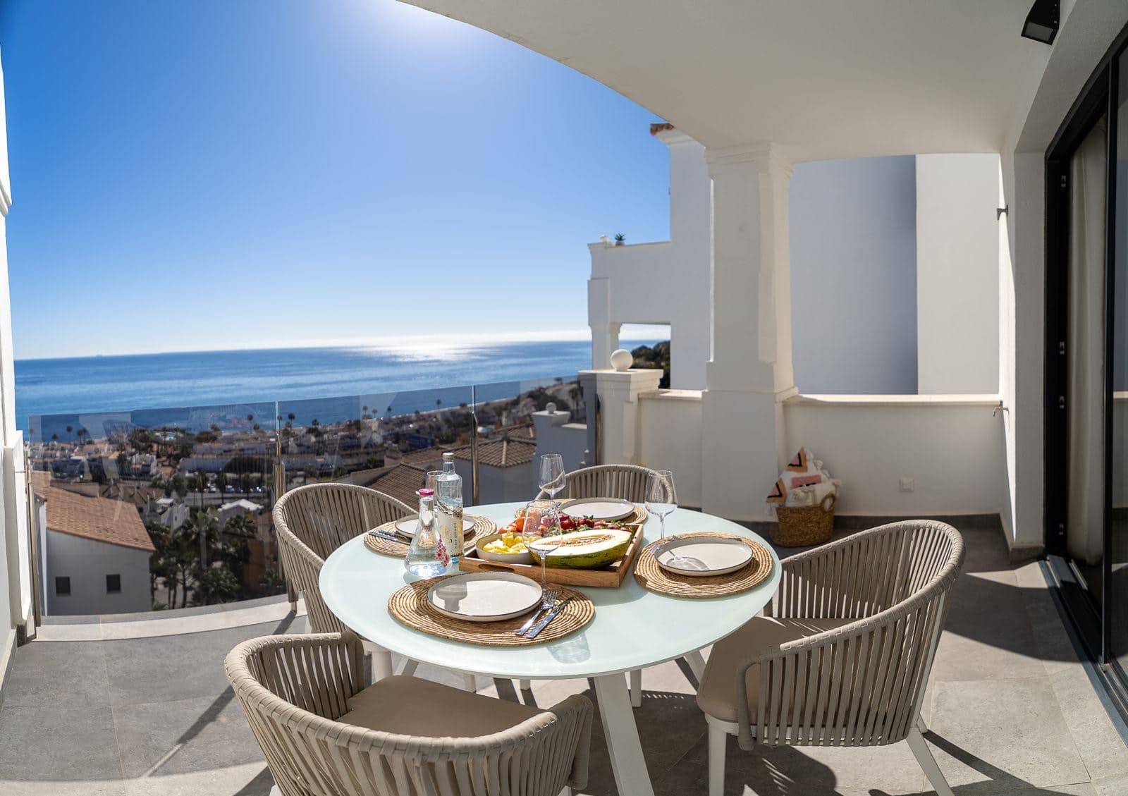 2 bedroom Apartment for sale in Manilva with pool garage - € 529,000 (Ref: 9690058)