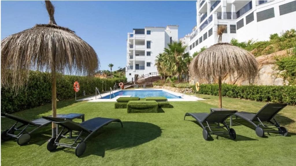 2 bedroom Apartment for sale in Manilva with pool garage - € 529,000 (Ref: 9690058)