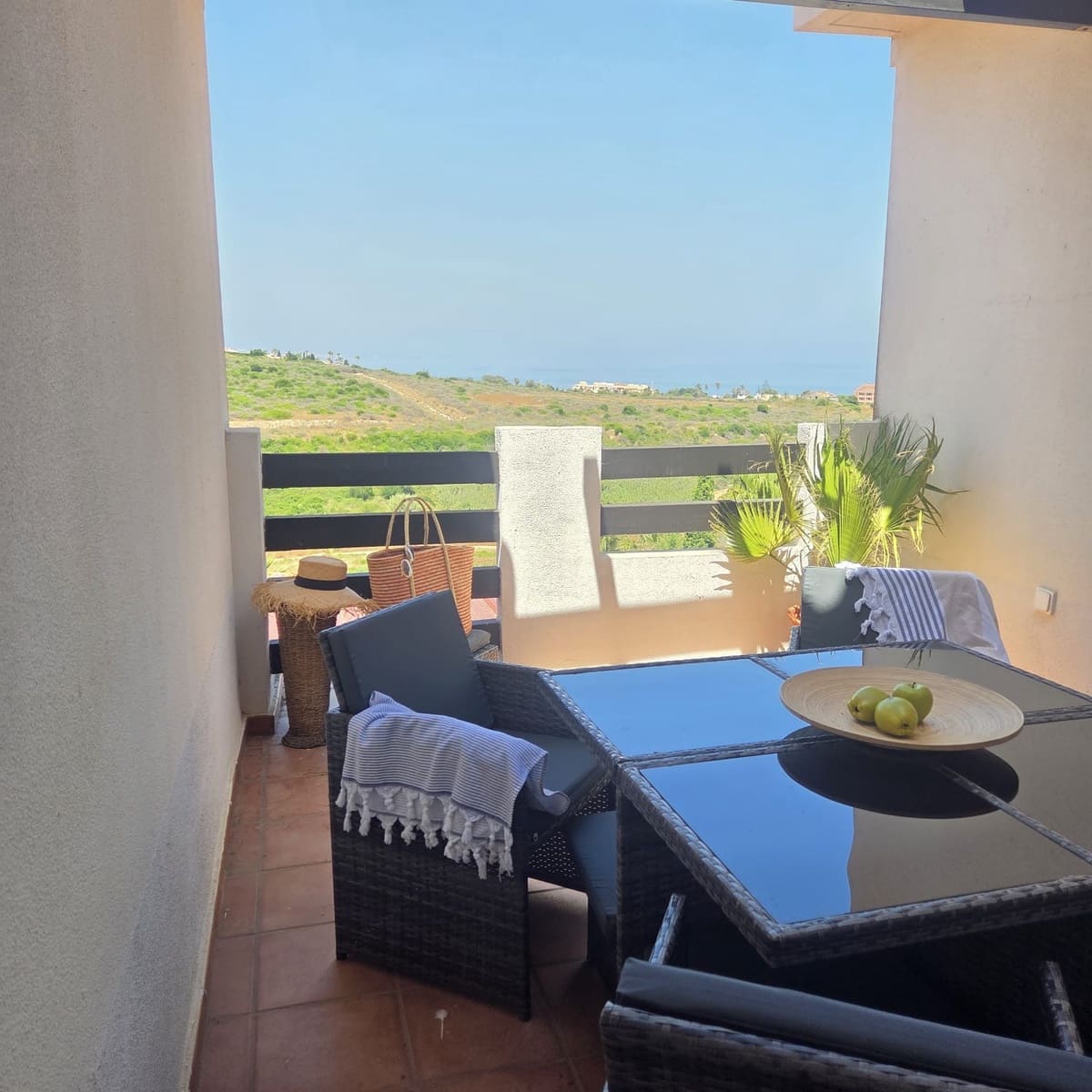 2 quarto Apartamento para venda em La Duquesa / Puerto de la Duquesa com piscina - 259 000 € (Ref: 9690059)