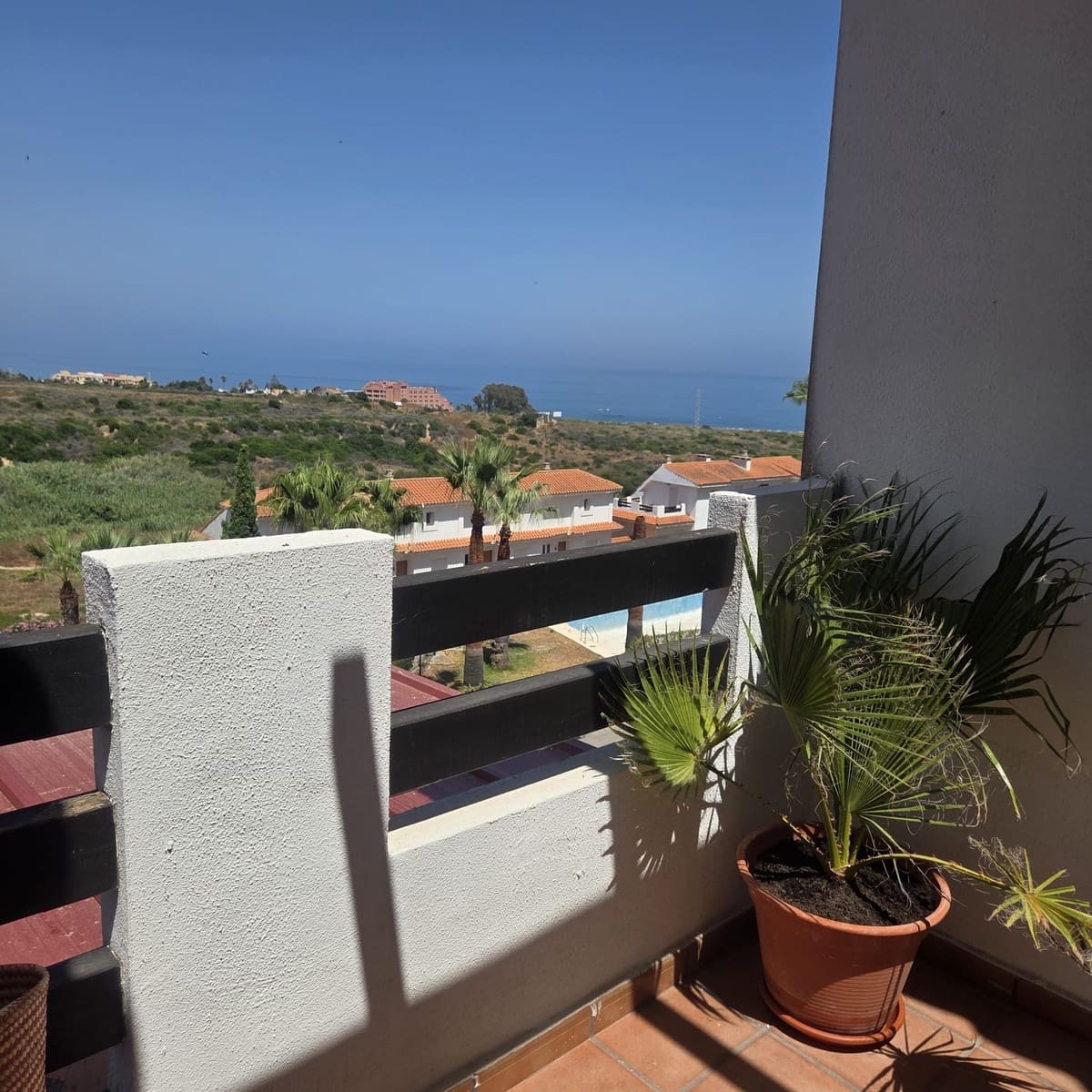 2 quarto Apartamento para venda em La Duquesa / Puerto de la Duquesa com piscina - 259 000 € (Ref: 9690059)