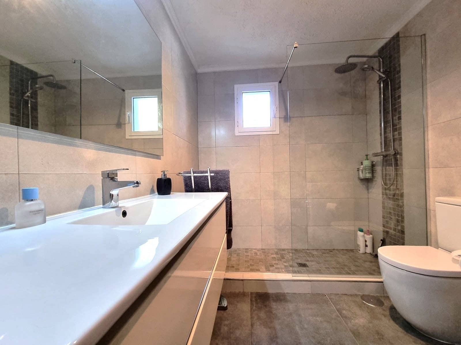 2 bedroom Semi-detached Villa for sale in Benalmadena with pool garage - € 415,000 (Ref: 9700466)