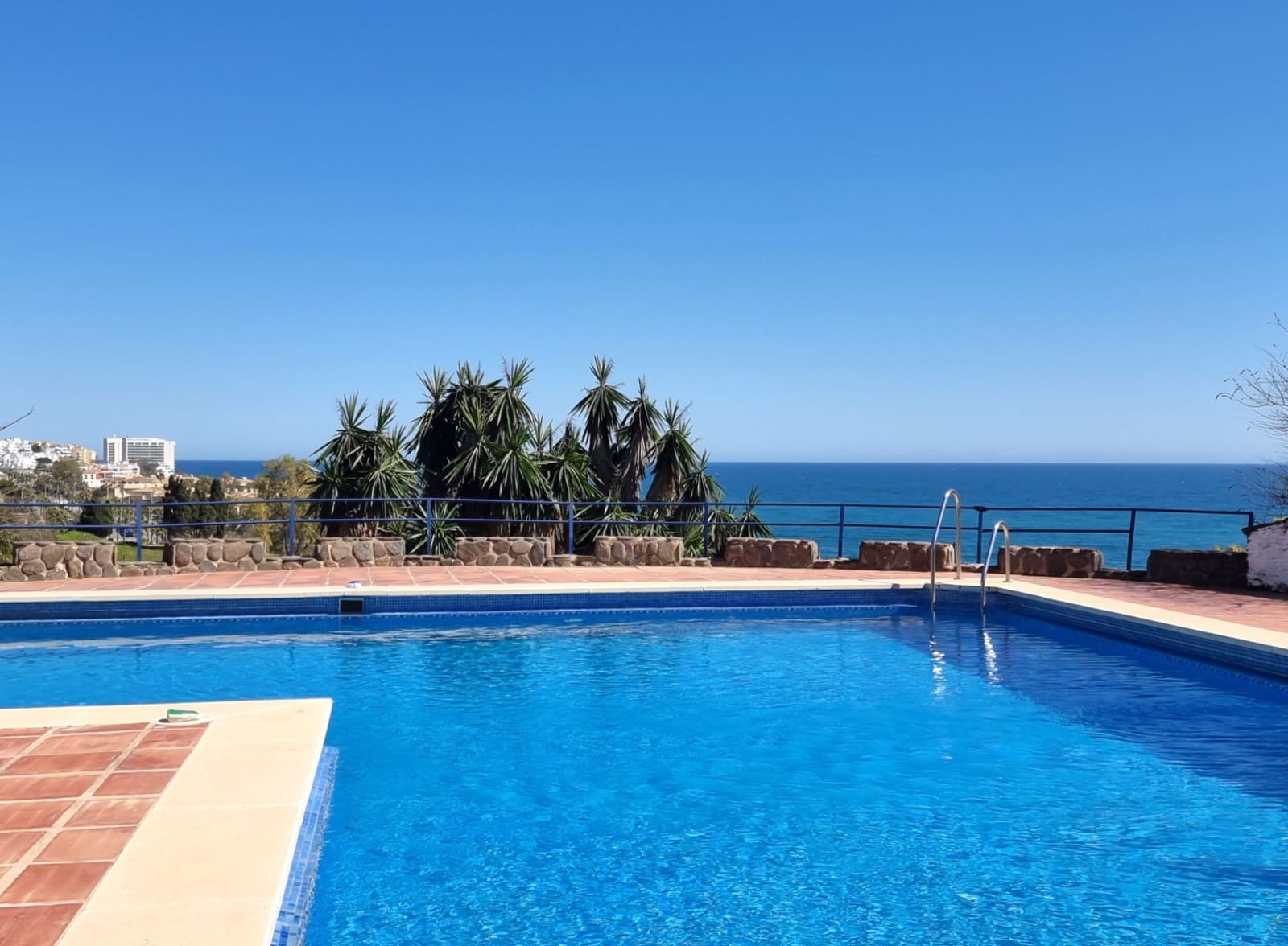 2 bedroom Semi-detached Villa for sale in Benalmadena with pool garage - € 415,000 (Ref: 9700466)