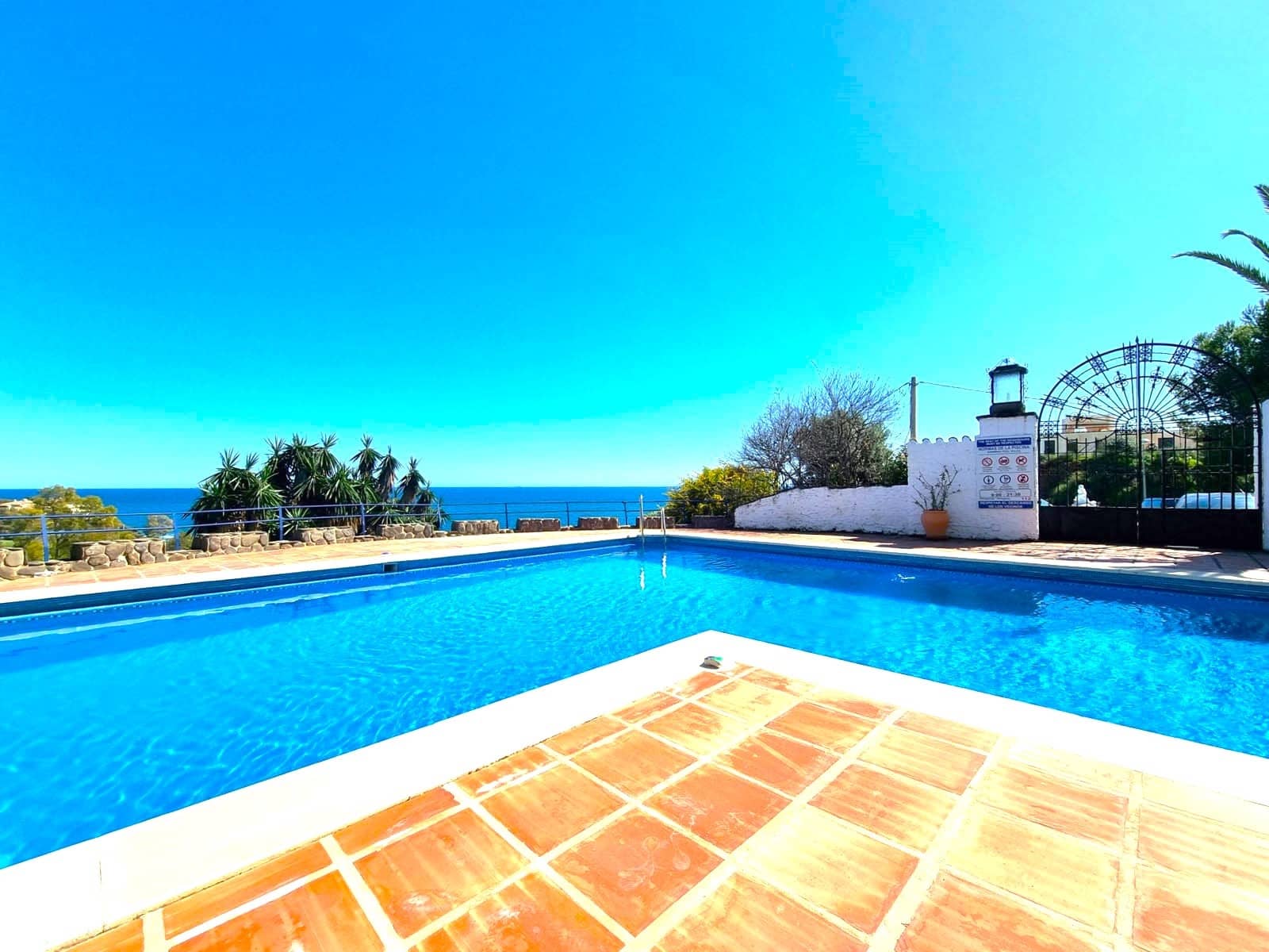2 slaapkamer Halfvrijstaande villa te koop in Benalmadena met zwembad garage - € 405.000 (Ref: 9700466)