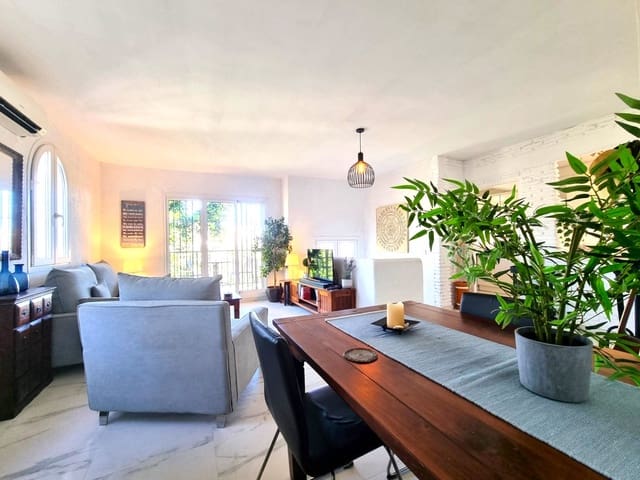 2 sypialnia Dom blizniak na sprzedaż w Benalmádena z basenem garażem - 405 000 € (Ref: 9700466)