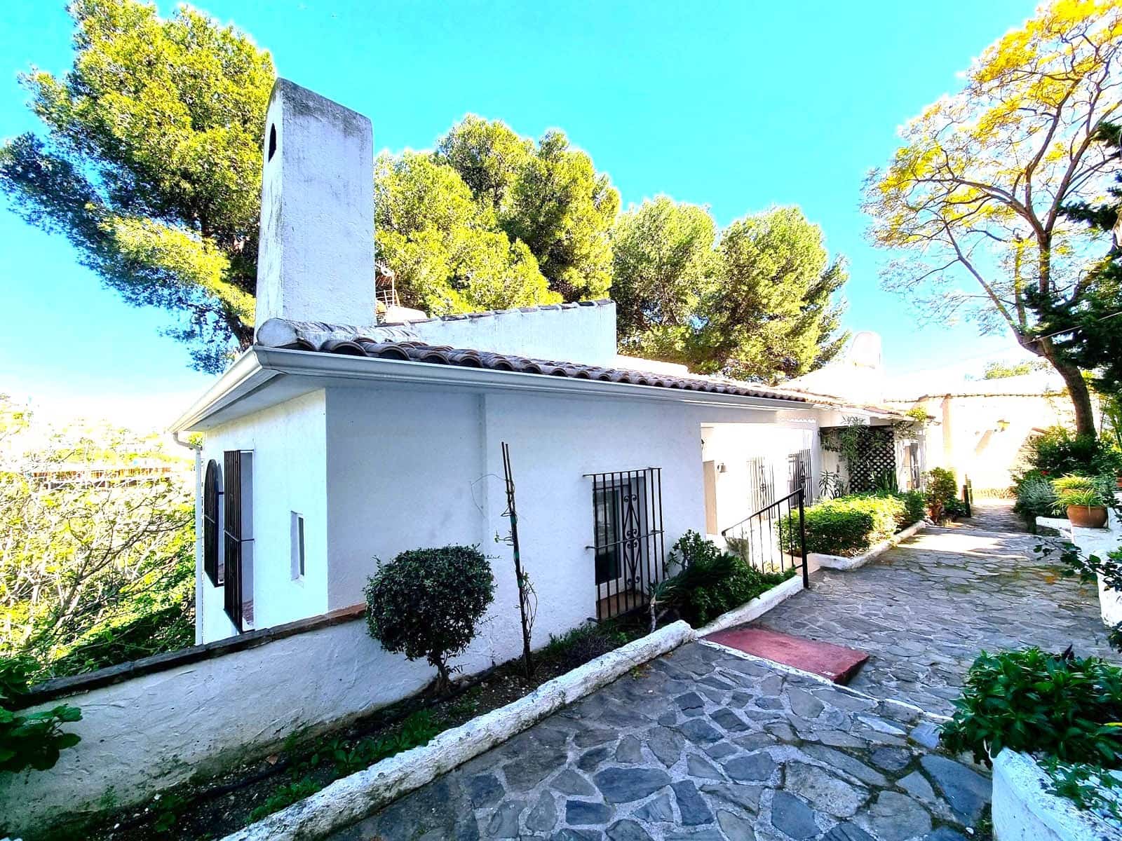 2 slaapkamer Halfvrijstaande villa te koop in Benalmadena met zwembad garage - € 405.000 (Ref: 9700466)