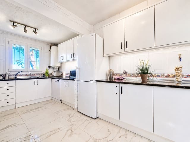 Pareado de 2 habitaciones en Benalmádena en venta con piscina garaje - 405.000 € (Ref: 9700466)