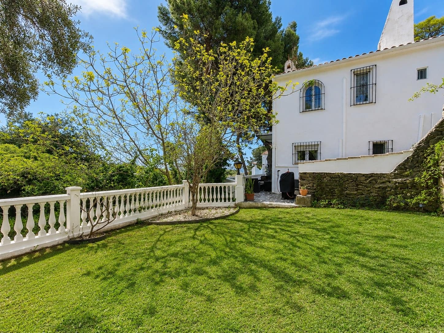 2 bedroom Semi-detached Villa for sale in Benalmadena with pool garage - € 405,000 (Ref: 9700466)