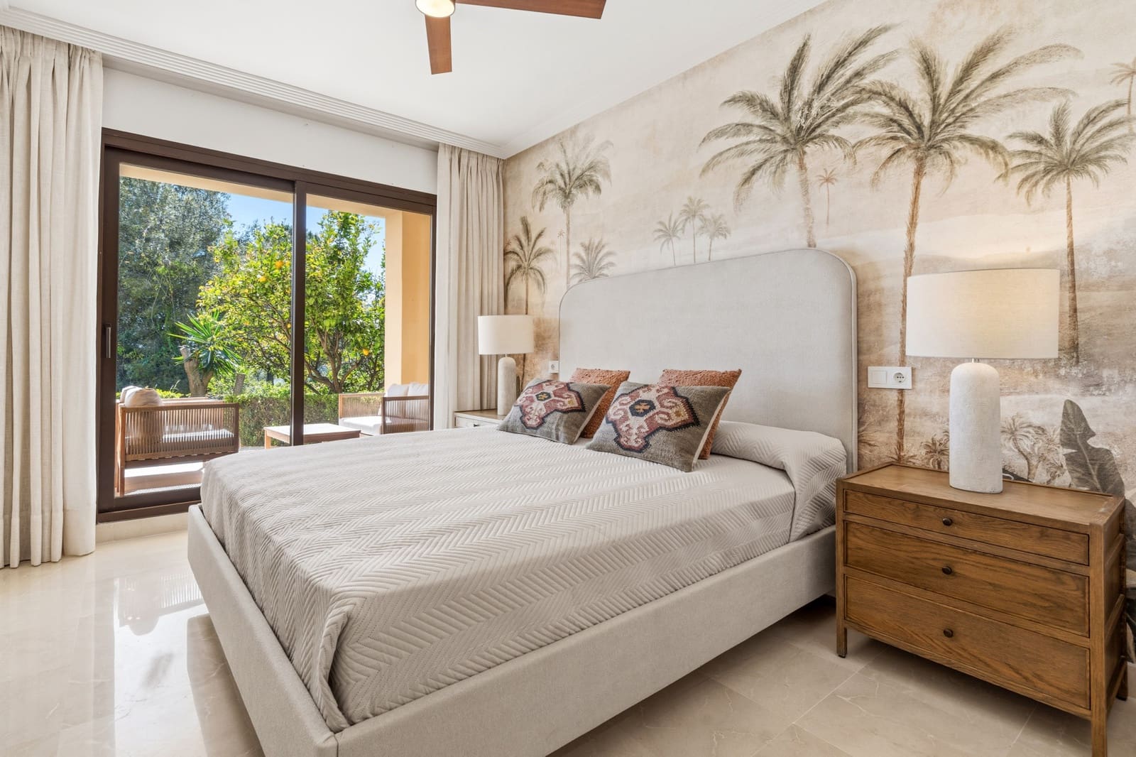 3 soveværelse Lejlighed til salg i Los Arqueros med swimmingpool garage - € 650.000 (Ref: 9711124)