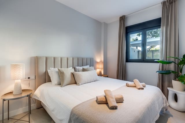 Apartamento de 2 habitaciones en Estepona en venta con piscina garaje - 429.000 € (Ref: 9711125)