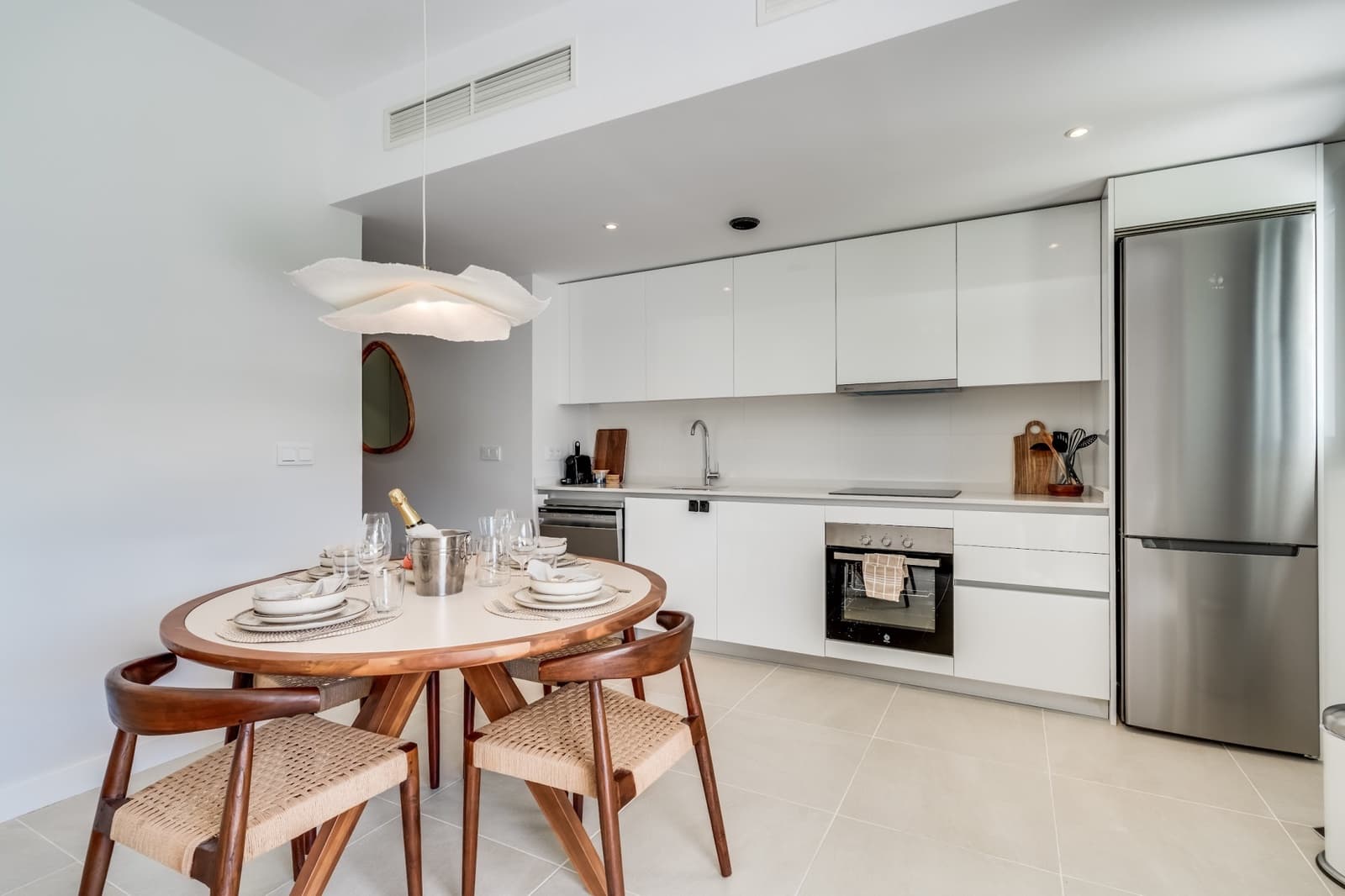 2 bedroom Apartment for sale in Estepona with pool garage - € 420,000 (Ref: 9711125)