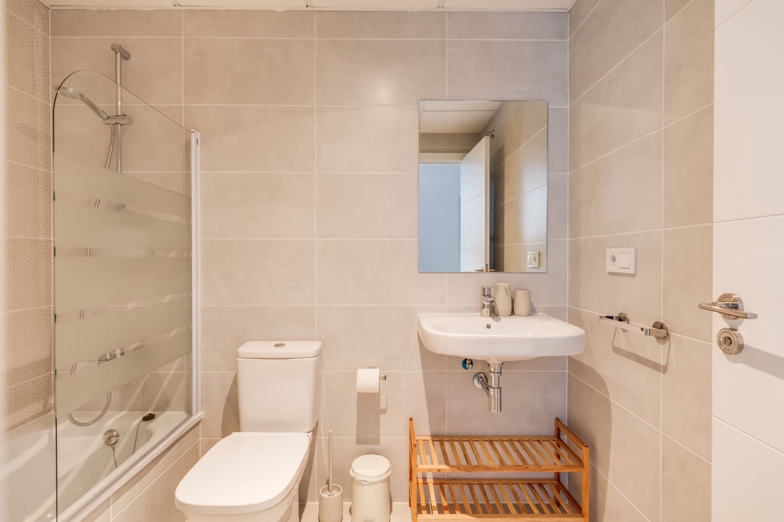 2 bedroom Apartment for sale in Estepona with pool garage - € 420,000 (Ref: 9711125)