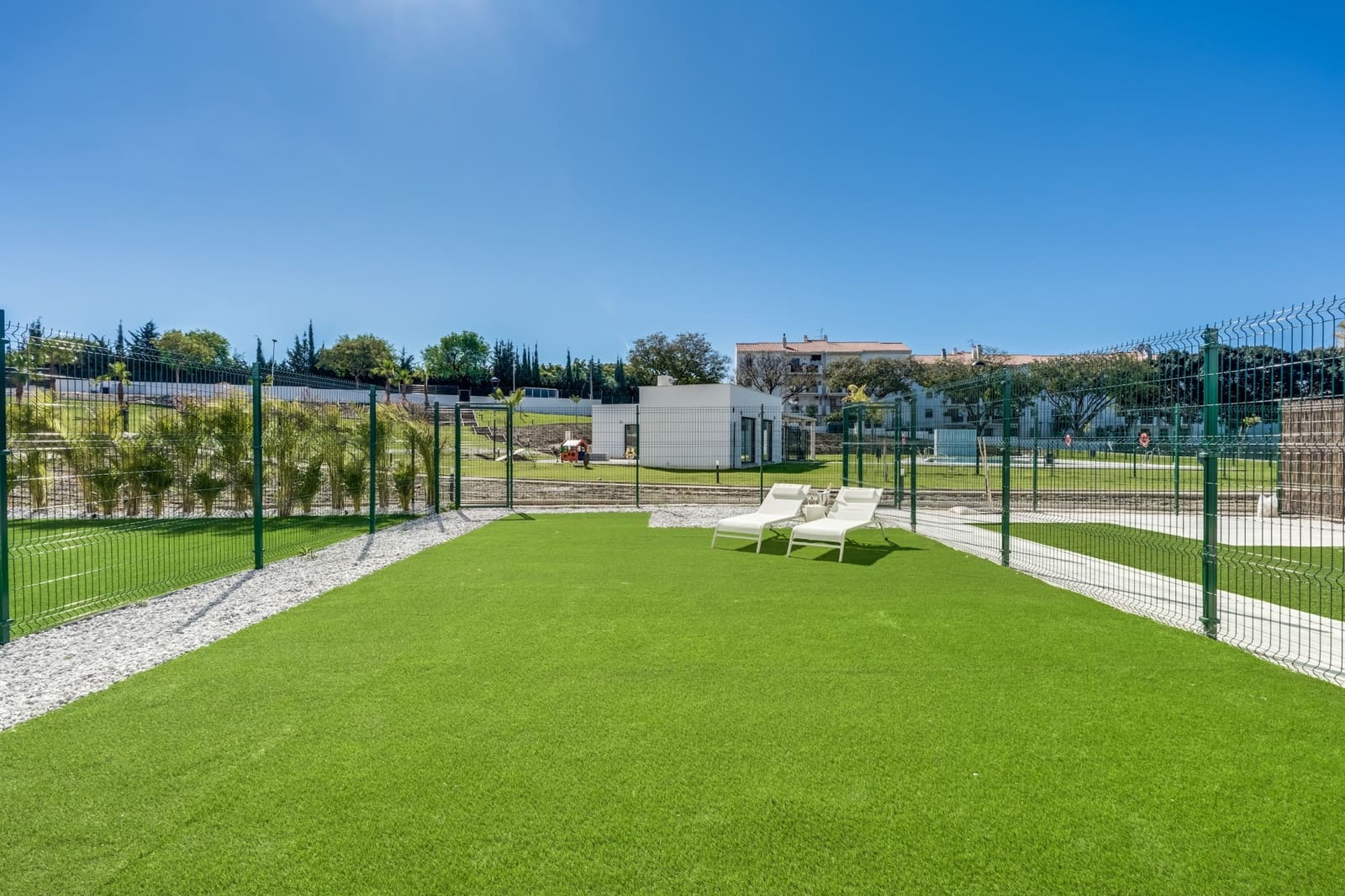2 bedroom Apartment for sale in Estepona with pool garage - € 420,000 (Ref: 9711125)