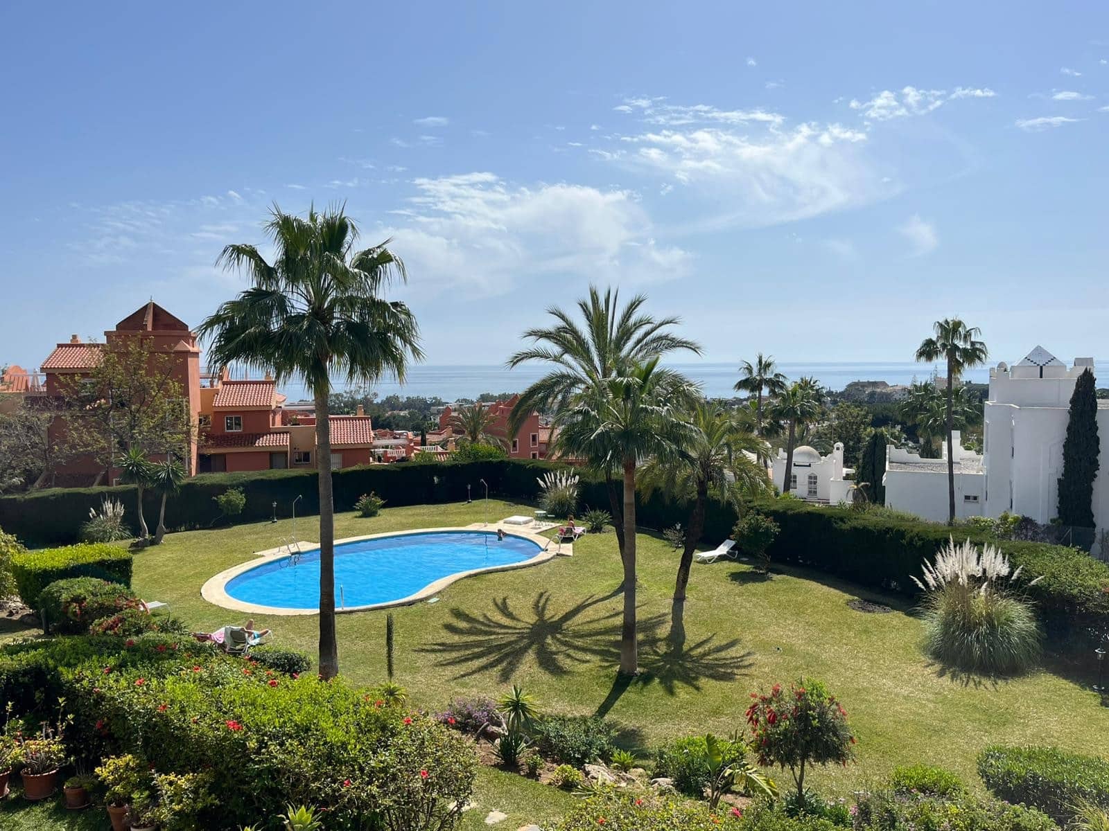 2 soveværelse Lejlighed til salg i Marbella med swimmingpool garage - € 410.000 (Ref: 9714542)