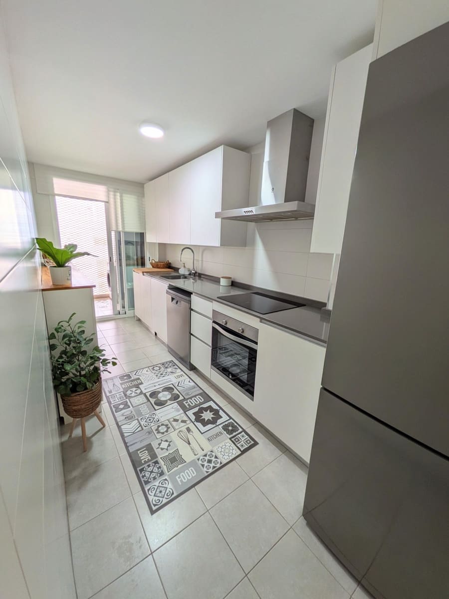 3 bedroom Penthouse for sale in Estepona with pool garage - € 759,000 (Ref: 9726384)