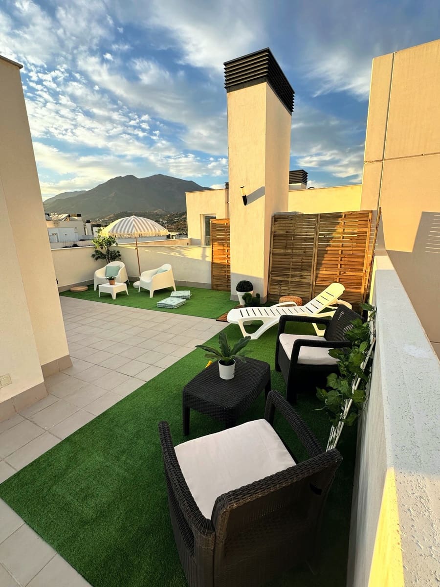 3 bedroom Penthouse for sale in Estepona with pool garage - € 759,000 (Ref: 9726384)