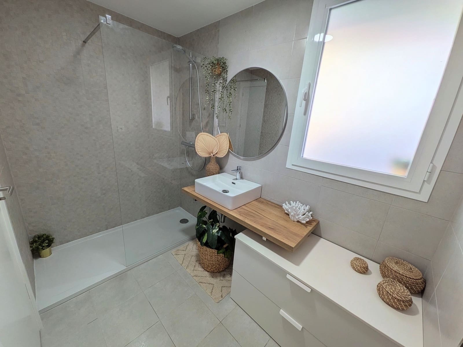 3 bedroom Penthouse for sale in Estepona with pool garage - € 759,000 (Ref: 9726384)