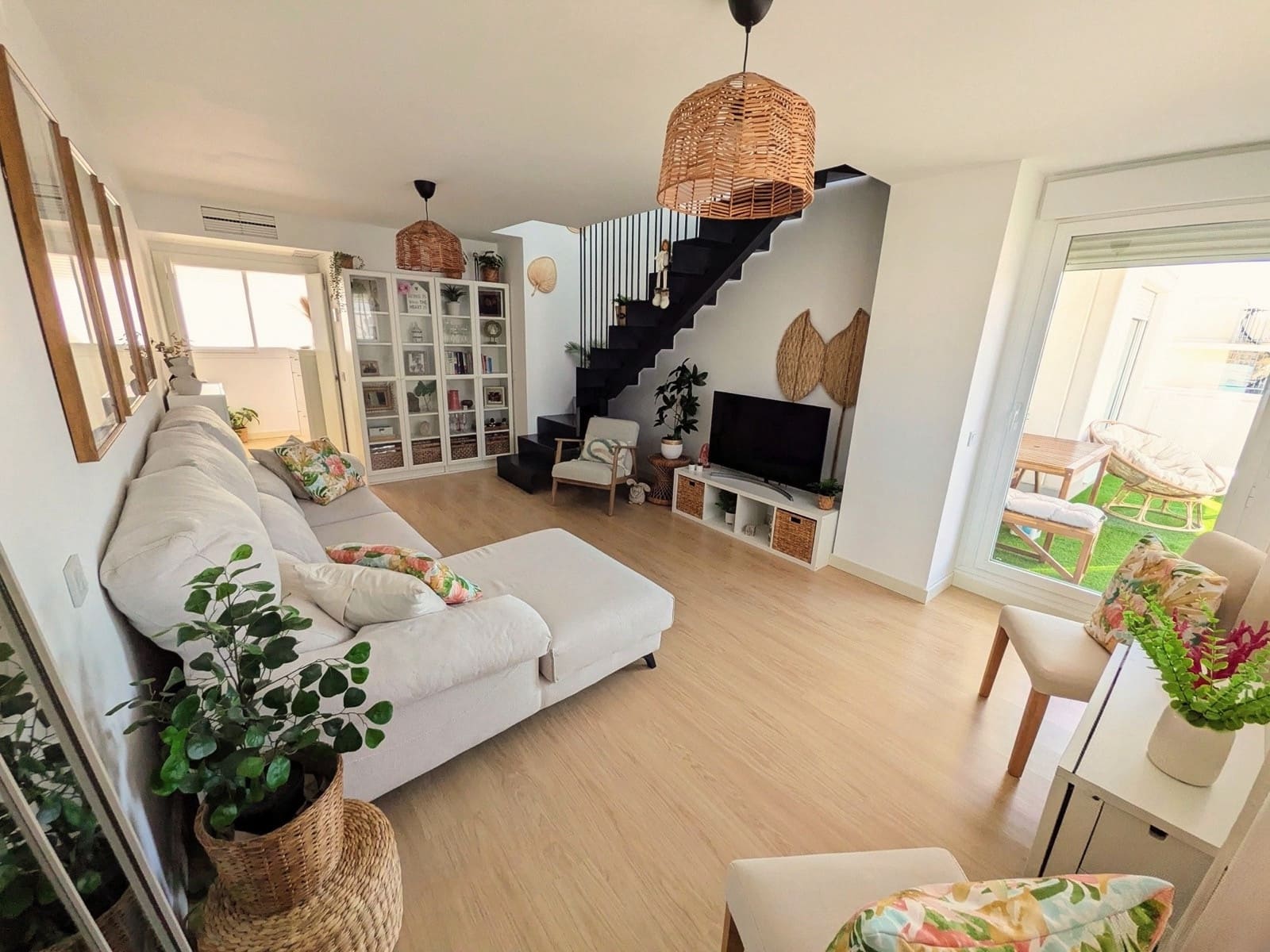 3 bedroom Penthouse for sale in Estepona with pool garage - € 759,000 (Ref: 9726384)