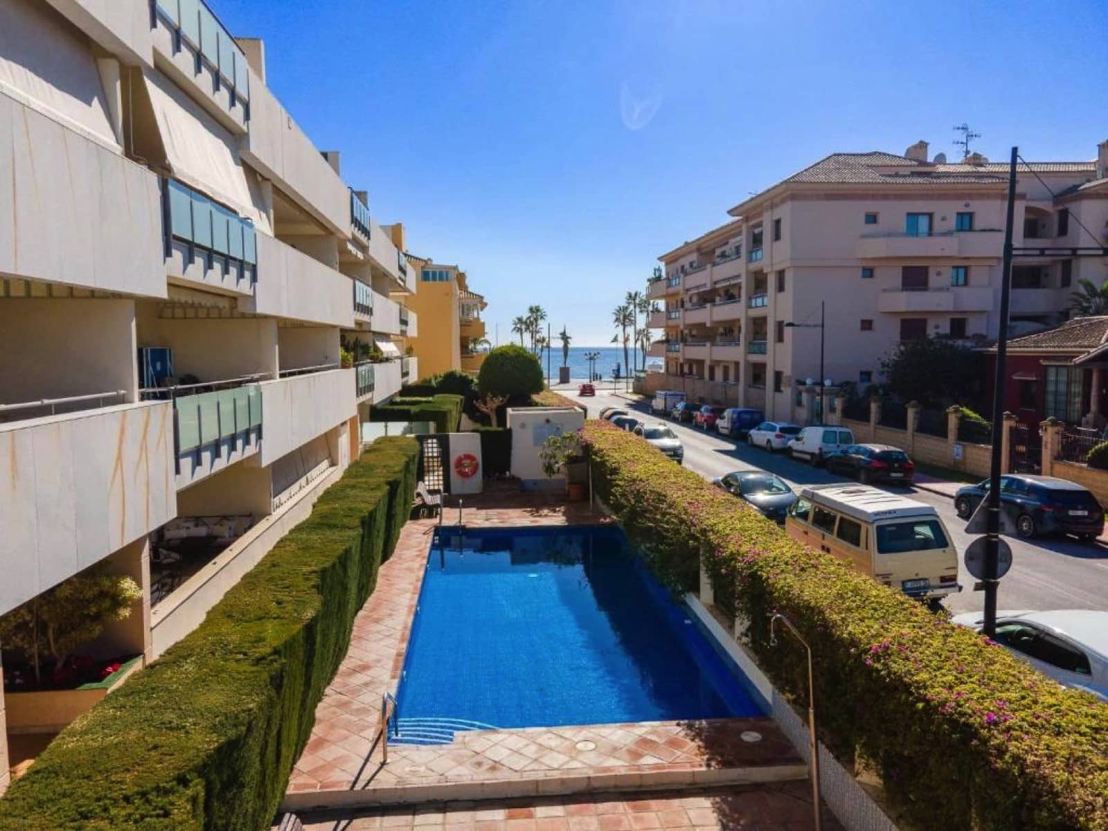 2 bedroom Apartment for sale in San Pedro de Alcantara with pool garage - € 795,000 (Ref: 9726385)