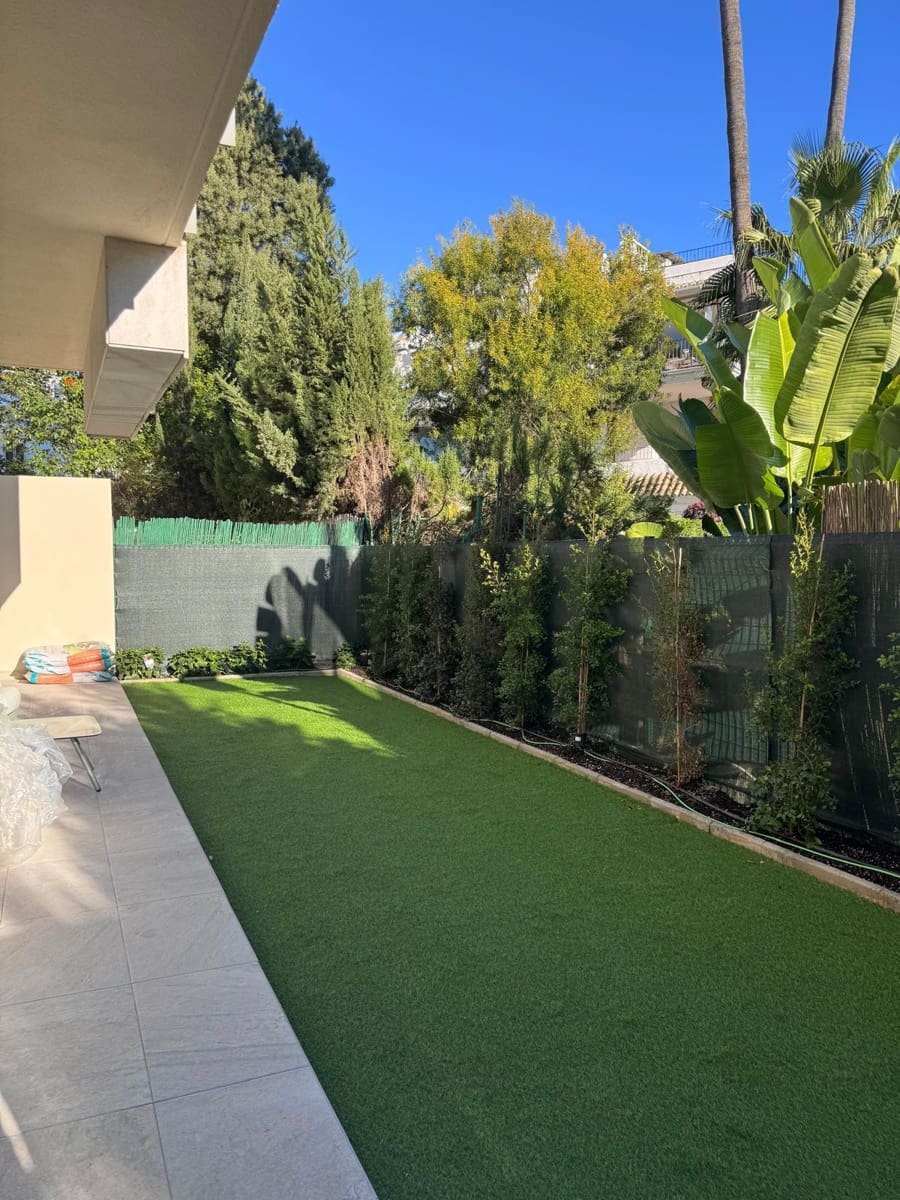 2 bedroom Apartment for sale in San Pedro de Alcantara with pool garage - € 795,000 (Ref: 9726385)