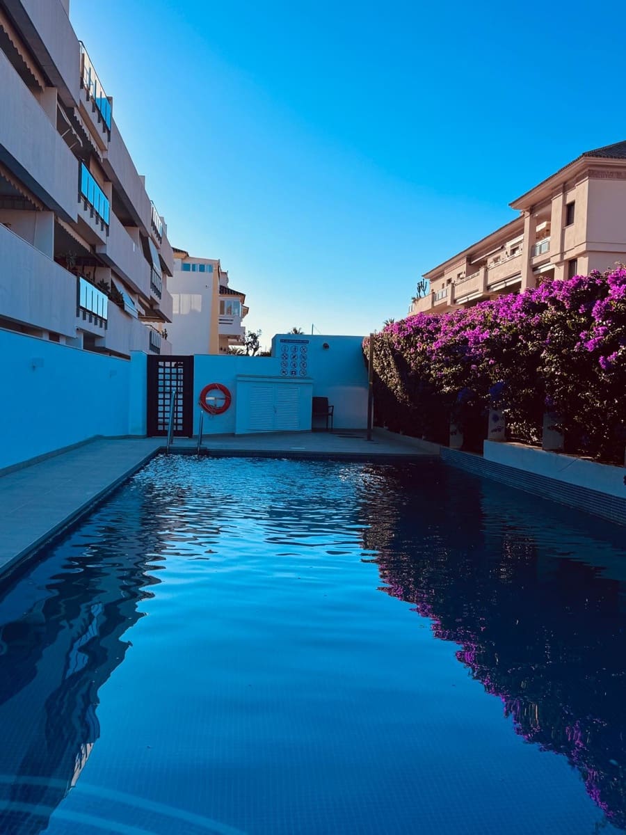 2 soverom Leilighet til salgs i San Pedro de Alcantara med svømmebasseng garasje - € 759 000 (Ref: 9726385)