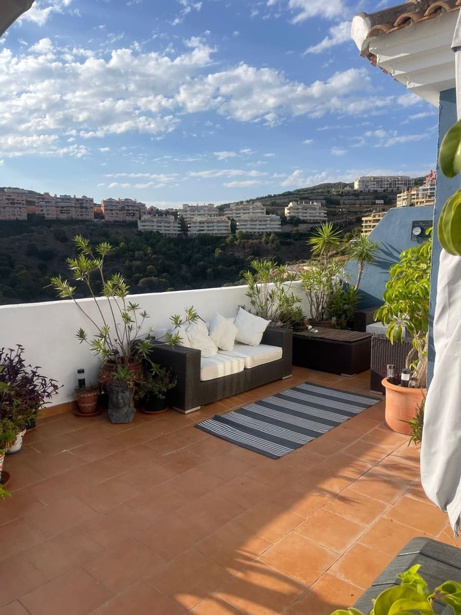 1 bedroom Penthouse for sale in Calahonda with pool garage - € 290,000 (Ref: 9761700)