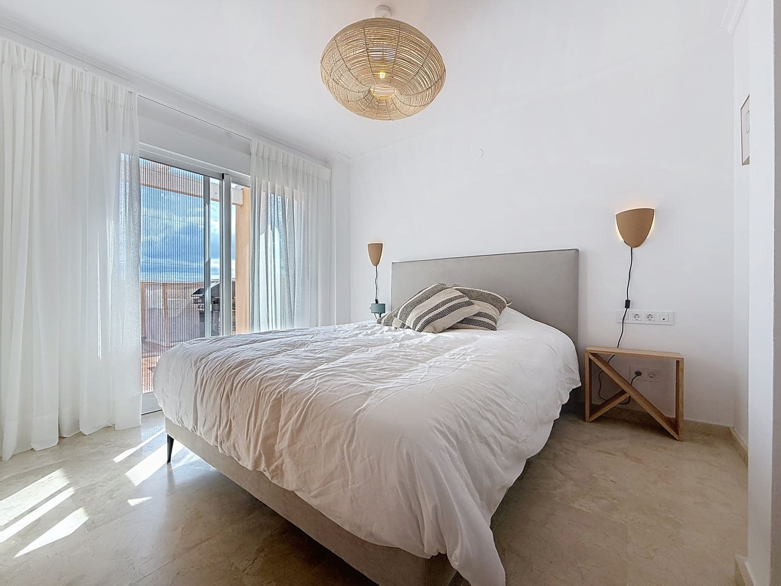 2 slaapkamer Penthouse te koop in Casares met zwembad garage - € 495.000 (Ref: 9761701)