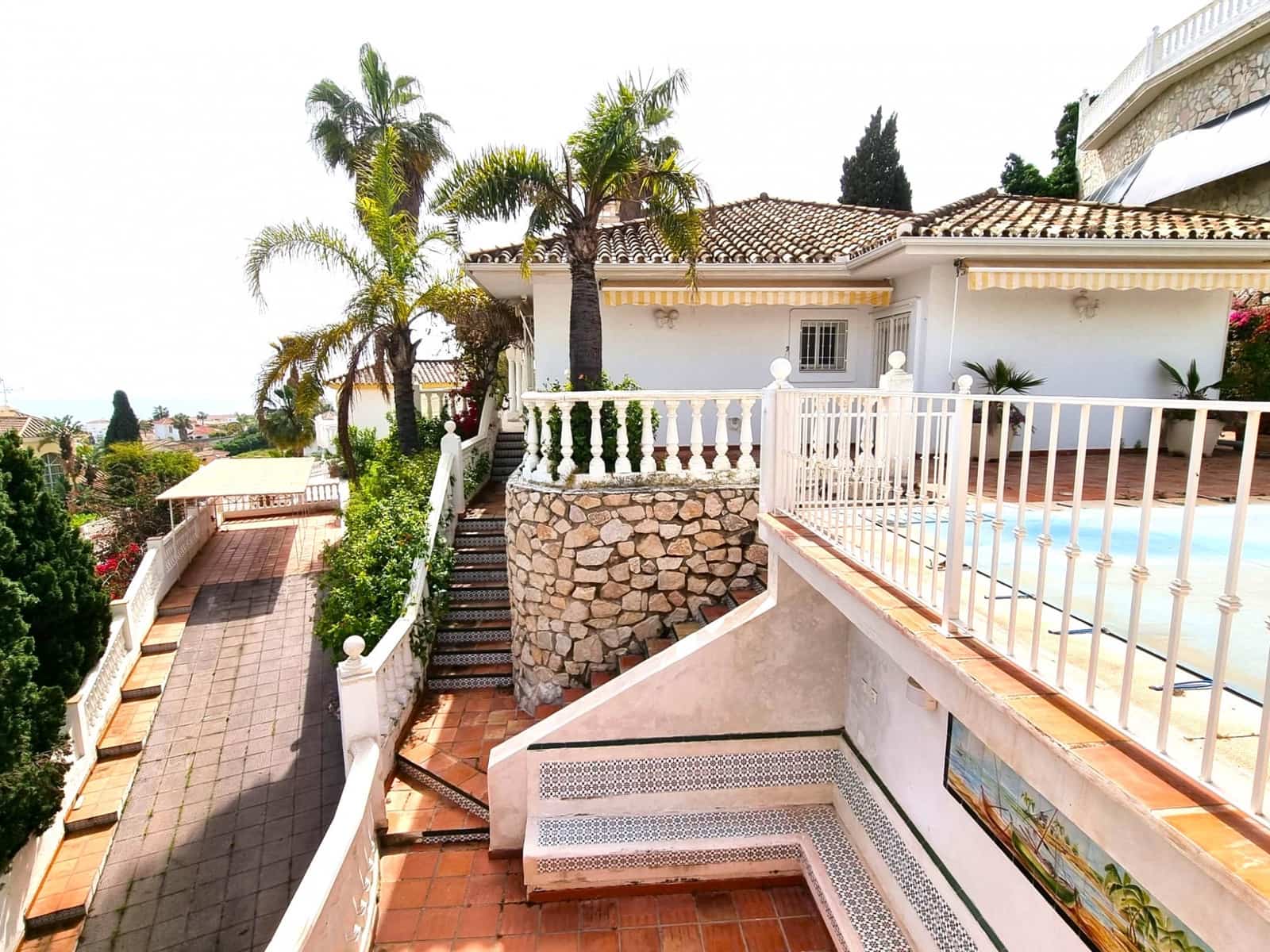 Chalet de 3 habitaciones en Riviera del Sol en venta con piscina garaje - 950.000 € (Ref: 9772728)